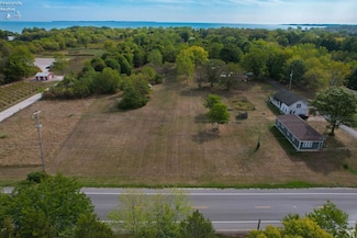 5601 E Pittsburgh St, Catawba Island Township, OH 43452