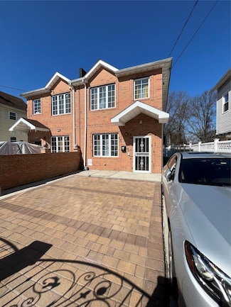 13814 Brookville Blvd, Rosedale, NY 11422