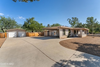 9219 E Walnut Tree Dr, Tucson, AZ 85749