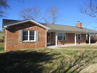4325 Scott Jacobs Memorial Dr, Hurt, VA 24563
