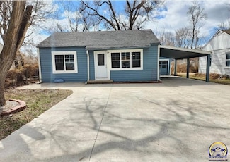 905 SE 33rd St, Topeka, KS 66605