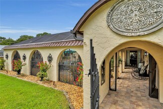 32720 Lakeshore Dr, Tavares, FL 32778