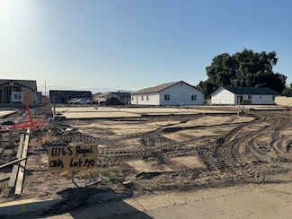 1176 Royal Oak Place, Porterville, CA 93257