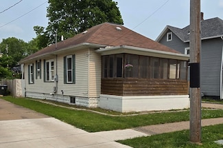 1007 Sycamore St, Muscatine, IA 52761