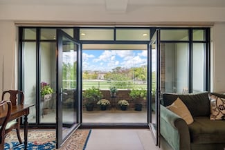 2400 Beacon St Unit 211, Chestnut Hill, MA 02467