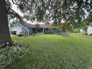 909 S Devonshire Rd, Yorktown, IN 47396