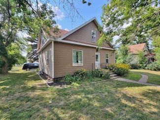 308 2nd St SW, Towner, ND 58788