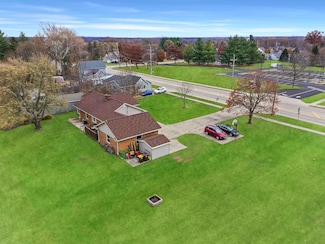 108 E Grove St, Poplar Grove, IL 61065