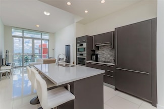 7825 NW 107th Ave Unit 817, Doral, FL 33178