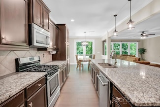 2417 Labelle Dr, Waxhaw, NC 28173