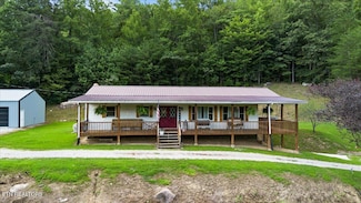 1976 Smoky Creek Rd, Huntsville, TN 37756