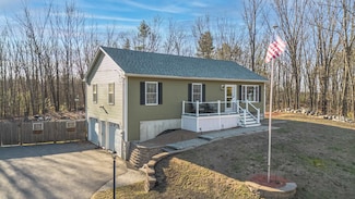 54 Cross Rd, Sandown, NH 03873
