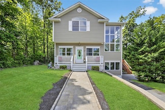 45 Woodland Dr, Carmel, NY 10512