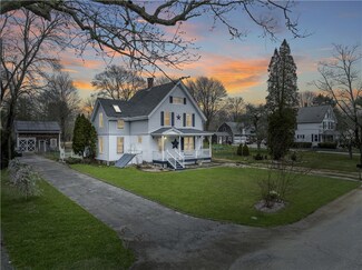 8 Maple Ct, Ashaway, RI 02804