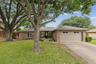 3305 Derby Cir, Bedford, TX 76021