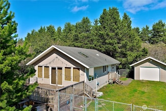 436 Seashore St SW, Ocean Shores, WA 98569