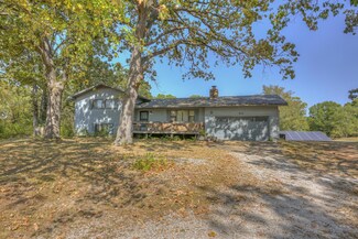 17440 Eastwood Dr, Neosho, MO 64850
