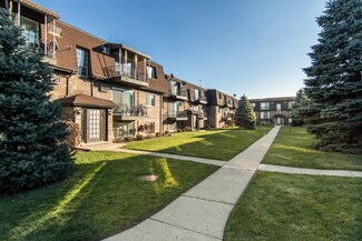 557 Dempster St, Mount Prospect, IL 60056