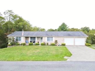 136 Ridgeway Dr, Princeton, WV 24740