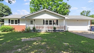 1931 Kay Dr, West Plains, MO 65775