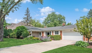 3104 Plum Island Dr, Northbrook, IL 60062
