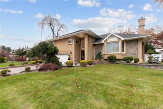 188 Rhododendron Dr, Westbury, NY 11590