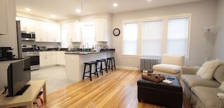 91 Verndale St Unit 1, Brookline, MA 02446