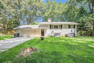 2720 Niles Rd, Saint Joseph, MI 49085