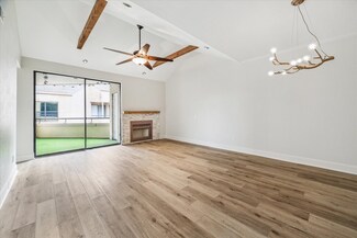 5210 Weslayan St Unit 305, Houston, TX 77005