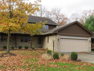 1447 Winterberry Ct, Hermitage, PA 16148