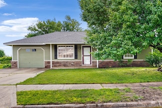 223 Eastmanor Cir, Pryor, OK 74361