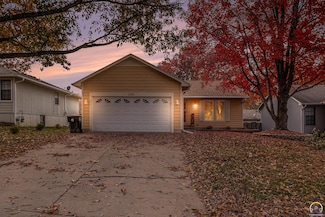 3525 SW Kent Ct, Topeka, KS 66614