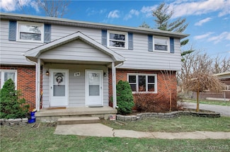 24 Faahs Dr Unit Right, Orchard Park, NY 14127
