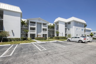 11 Colonial Club Dr Unit 302, Boynton Beach, FL 33435
