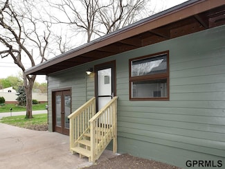 6719 Holdrege St, Lincoln, NE 68505