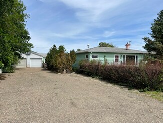 323 2nd St E, Chester, MT 59522