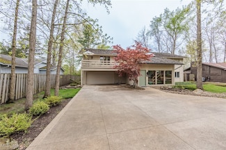 10830 Gate Post Rd, Strongsville, OH 44149