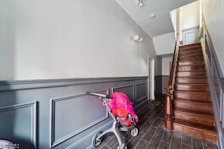 8 Elm St, Newark, NJ 07102