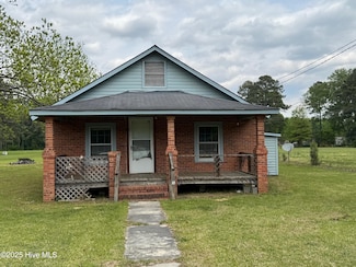 1012 E Doctor Martin Luther King Junior Blvd, Roseboro, NC 28382