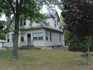 W5884 Lake St, Packwaukee, WI 53953