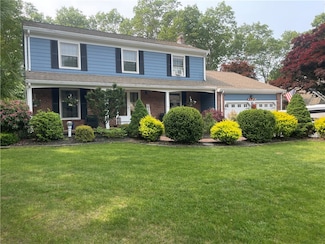 8 Winterberry Dr, Coventry, RI 02816