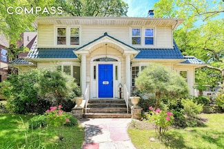 94 Hart Blvd, Staten Island, NY 10301