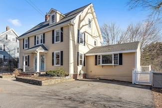 332 Bedford St Unit 332, Concord, MA 01742