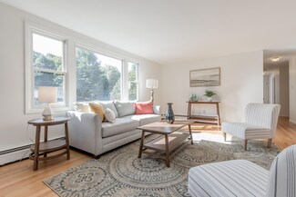 9 Eastfield Rd, Cape Elizabeth, ME 04107