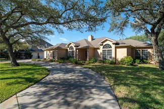 713 Waterwood St, Rockport, TX 78382