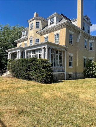 165 Summit Ave, Mount Vernon, NY 10550