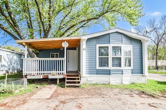 35 Fairhills Dr, Osseo, MN 55369