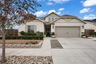 2405 N Elm St, Visalia, CA 93291