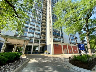 1360 N Sandburg Terrace Unit 507C, Chicago, IL 60610
