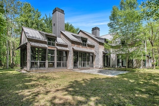 7085 Youngren Rd, Three Oaks, MI 49128